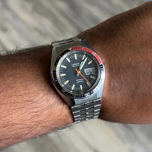 Vintage Caravelle By Bulova Set-o-matic Automatic Divers Watch 666FT Dual Day